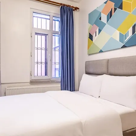 Central And Chic Studio Flat With Balcony In Sisli *