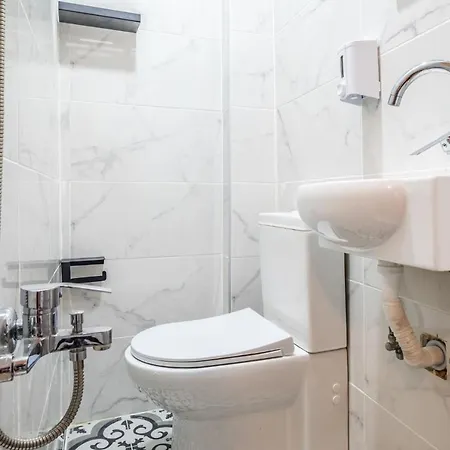 Central And Chic Studio Flat With Balcony In Sisli Istanbulská provincie